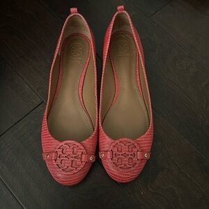 Tory Burch embossed leather flats. Gently worn. Size 9.